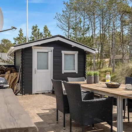 Feriehus Beautifully Renovated With Covered Terrace And Wood-burning Stove, Close To The North Sea In Thy